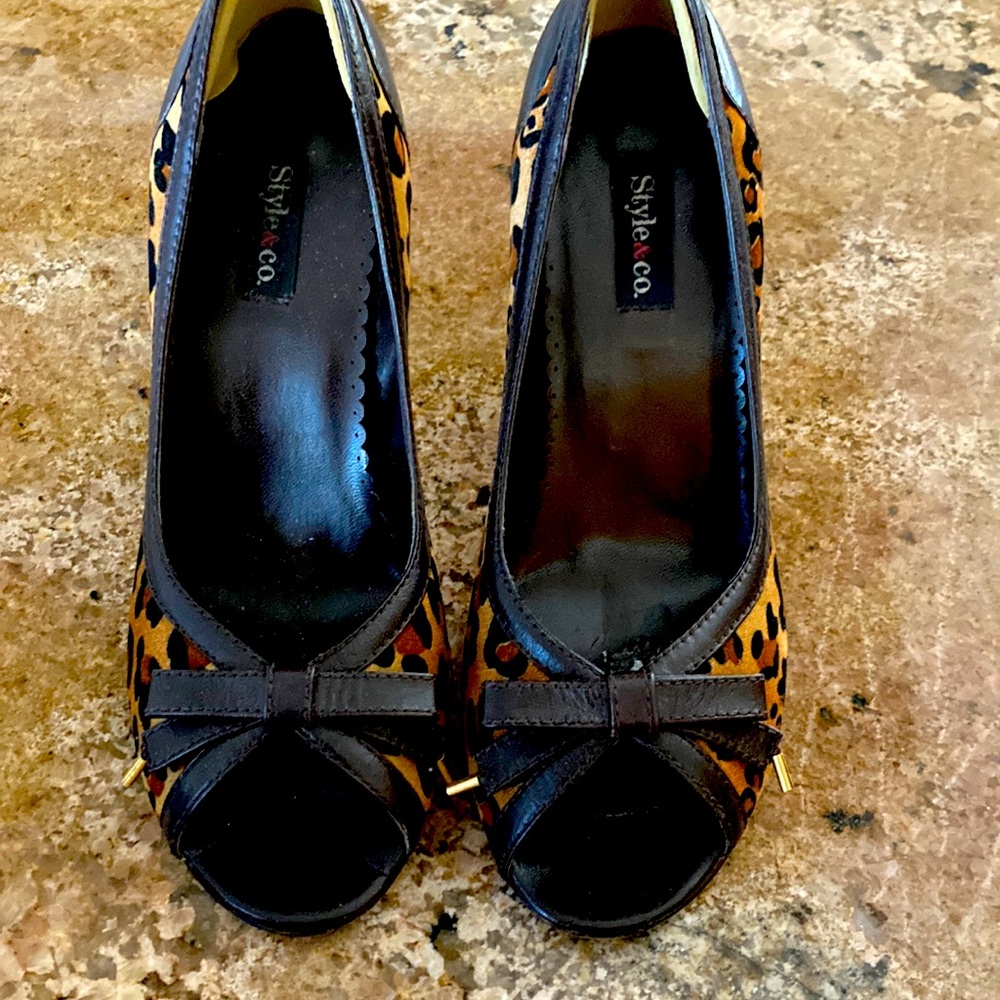 Cute leopard heels